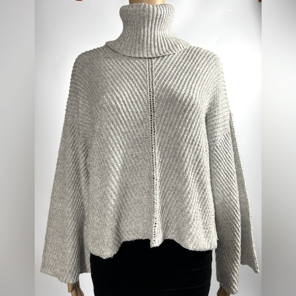 Cupcakes And Cashmere Oversized Knit Cropped Grey Turtleneck Sweater Size XS